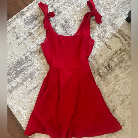 Red mini dress in good conditions, only used once - Picture 2 of 4